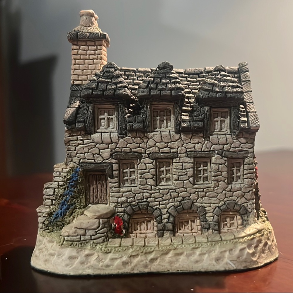 Stone Cottage Figurine